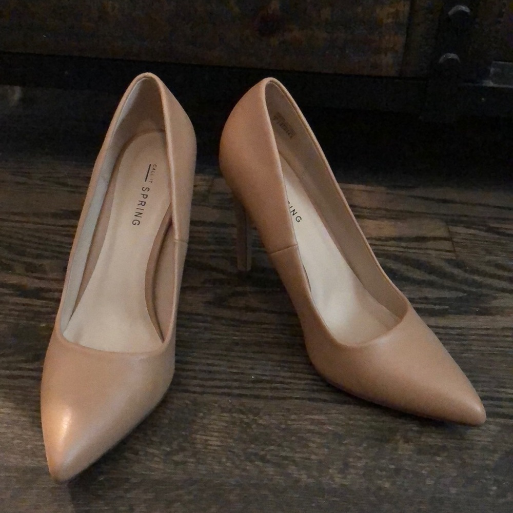 Beige pumps